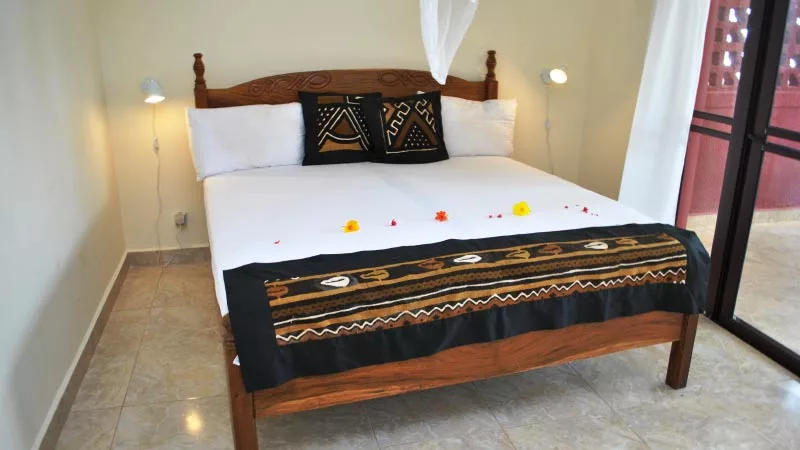 Lemon Creek Hotel Resort