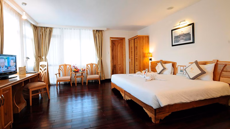Romance Hotel