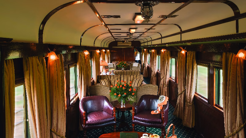 RVR LoungeCar HRes X