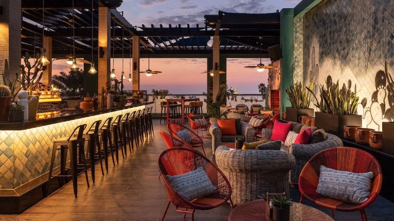 Royal Meridien Bar Restaurant X