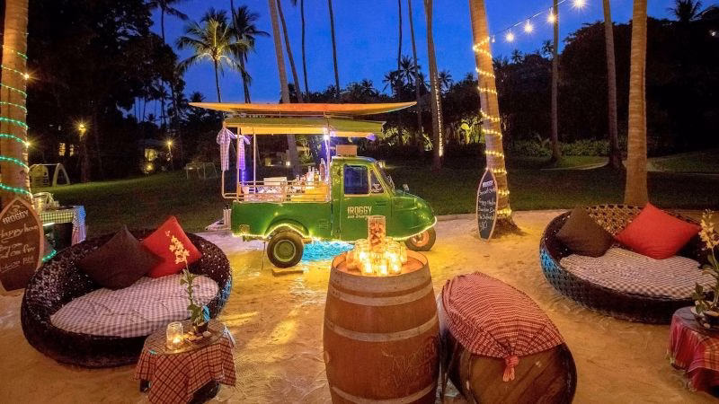 Banyan Tree Bar Beach X