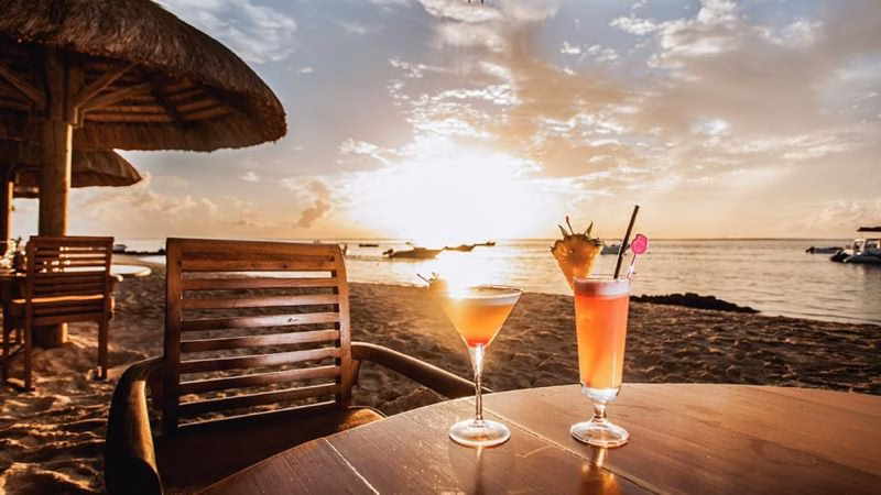 Paradis Beachcomber Resort X