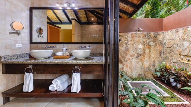 Rio Celeste Hideaway Bath X