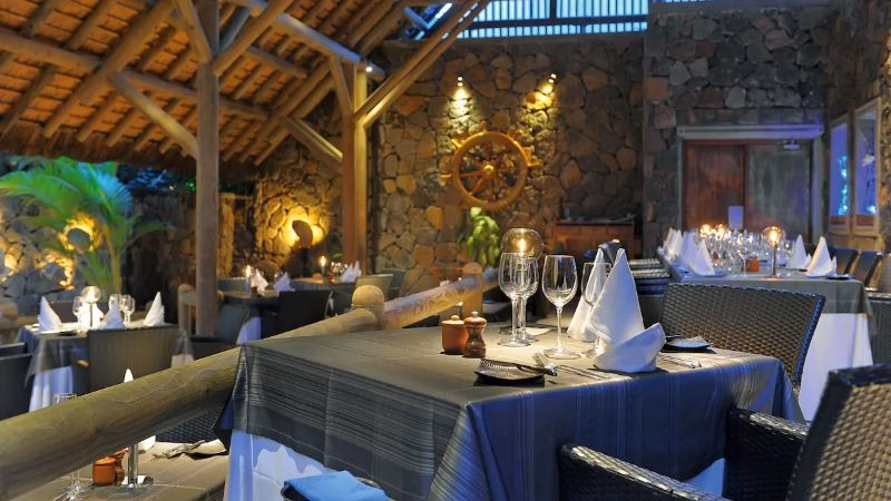 Shandrani Beachcomber Restaurant X