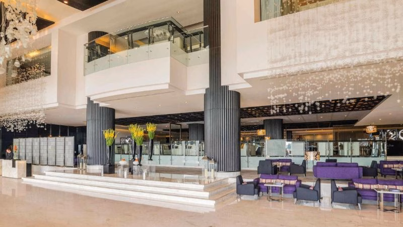 Sofitel Abu Dhabi Lobby X