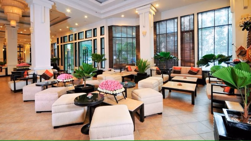 Tara Angkor Lobby Bar X