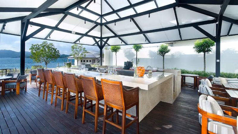 Hyatt Regency Kinabalu P Poolside Bar.x X