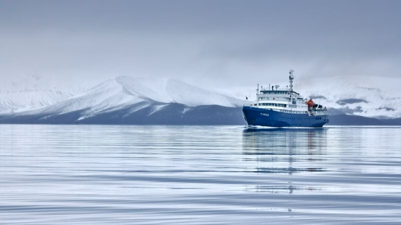 Deception Island Antarctica Plancius © Mike Louagie Oceanwide Expeditions.jpg Mike Louagie X