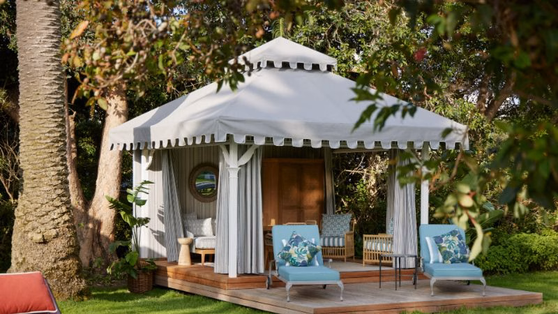 MNH Oasis Pool Cabana