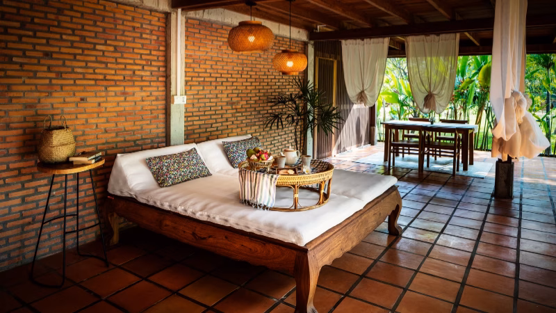 Smiling Farmhouse Premium Bungalow X