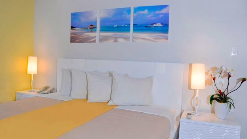 BNHYVGLhmLWouyHkWkF Large X