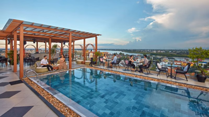 ROOFTOP BAR X