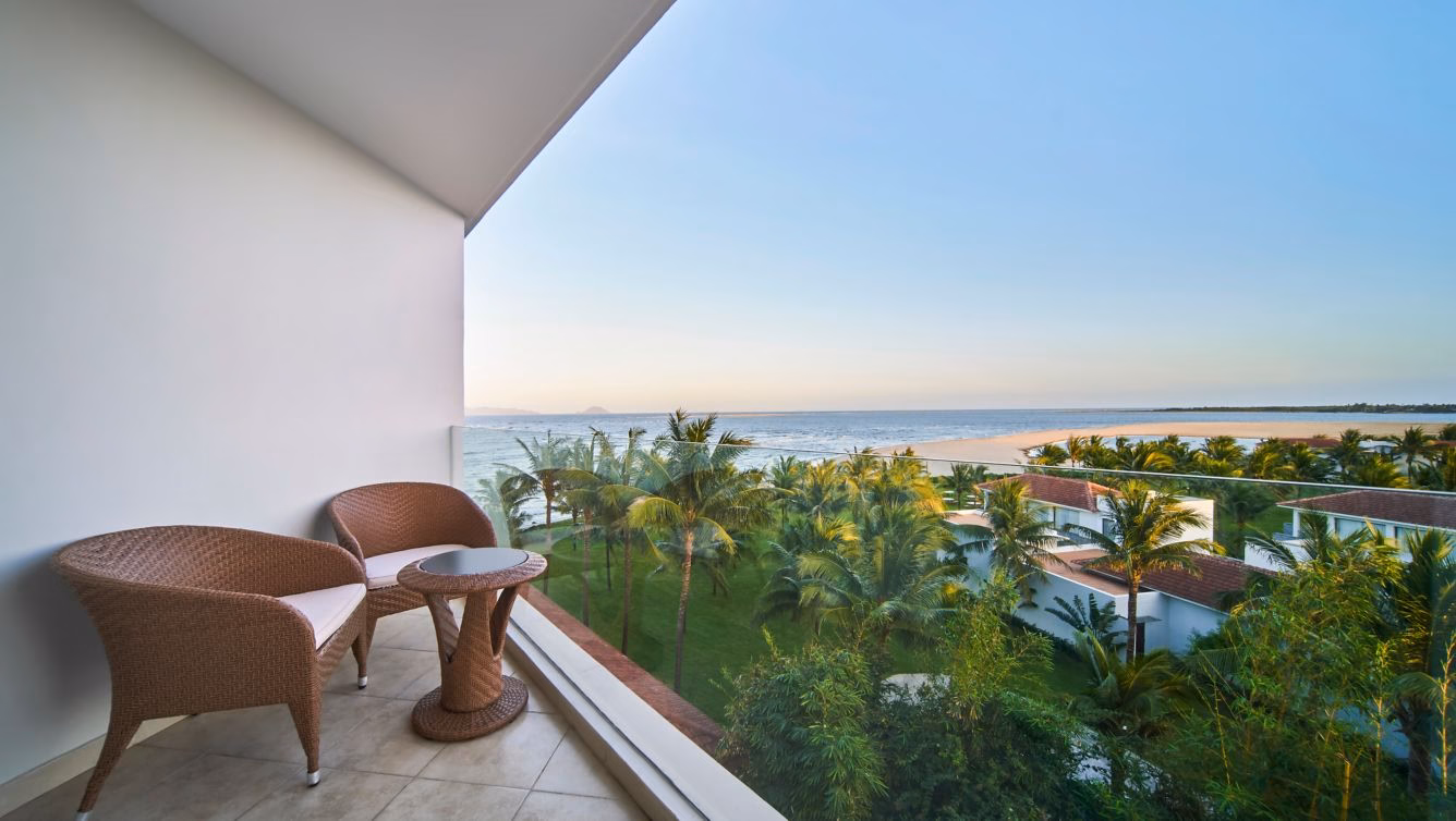 Br Dadha Garden View Wide Hor