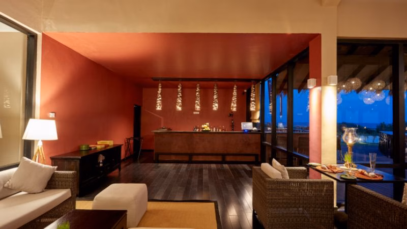 Jet Yala Dining X