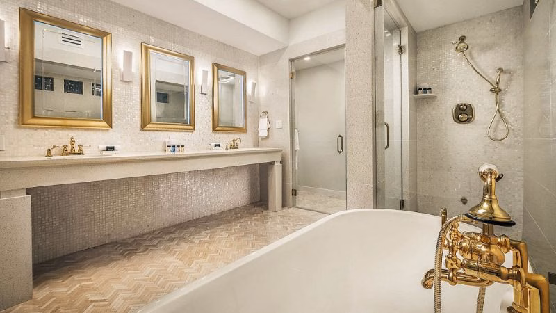 Penthouse Bathroom.x X