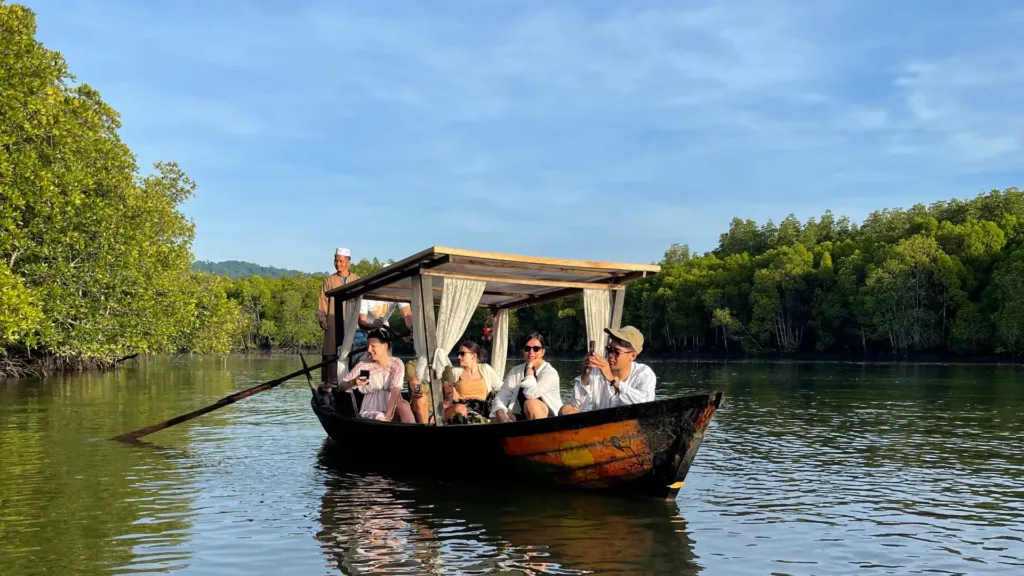 Koh Lanta: Tung Yee Peng Village & Lanta Old Town